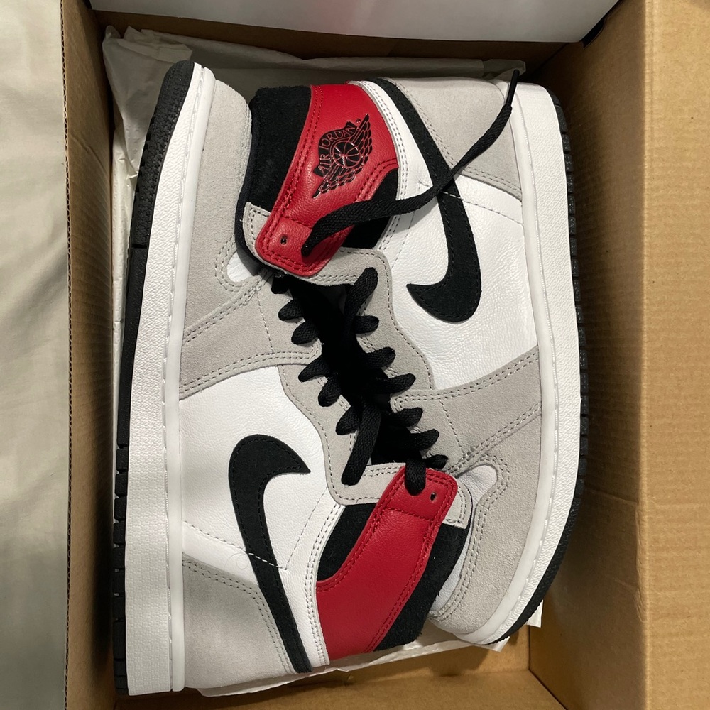 Retro Air Jordan 1 “light smoke grey”